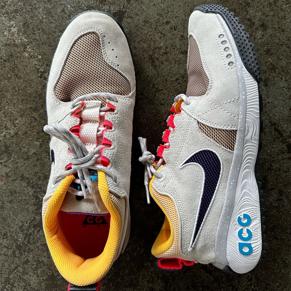 Nike ACG Dog Mountain Beige and Red Men's Sneakers - Picture 2 of 5